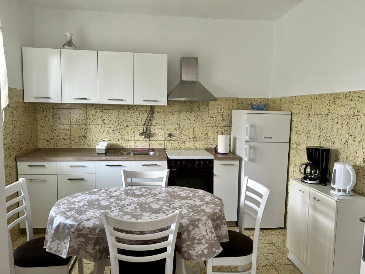 Roseal Apartment Povljana